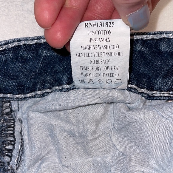 Miss Chic USA Women’s Stretch Denim w/ Big Stitch and Appliqués Size 5 - Picture 12 of 12